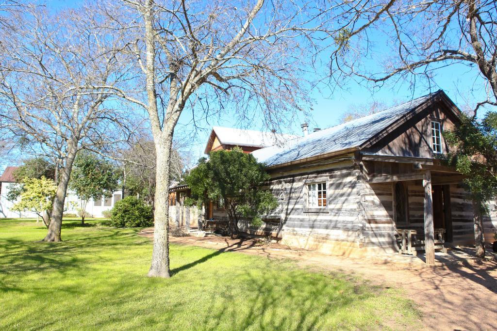 Hoffman Haus Bed & Breakfast Фредериксбург Екстериор снимка