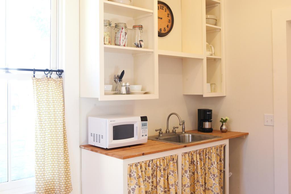 Hoffman Haus Bed & Breakfast Фредериксбург Екстериор снимка
