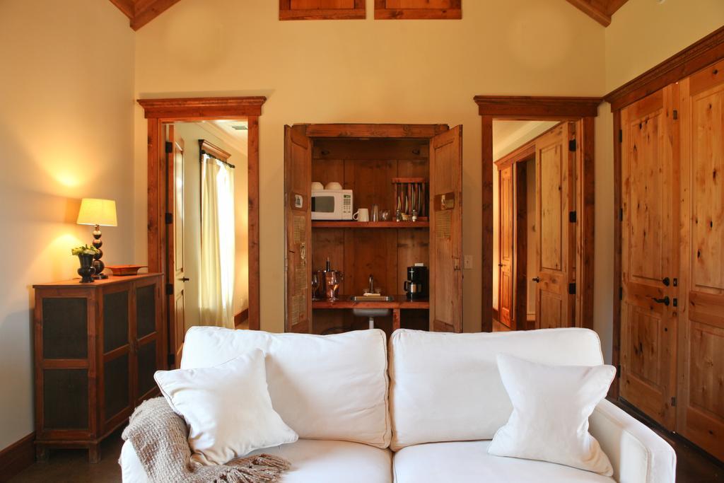Hoffman Haus Bed & Breakfast Фредериксбург Екстериор снимка