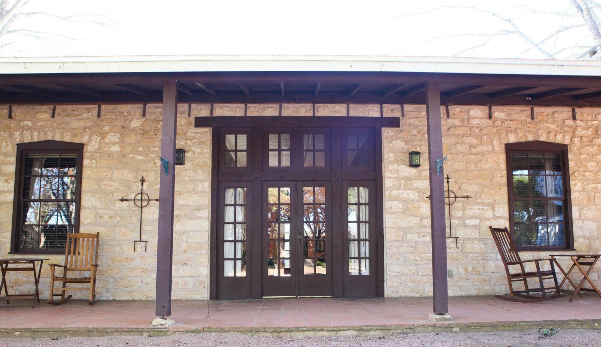 Hoffman Haus Bed & Breakfast Фредериксбург Екстериор снимка