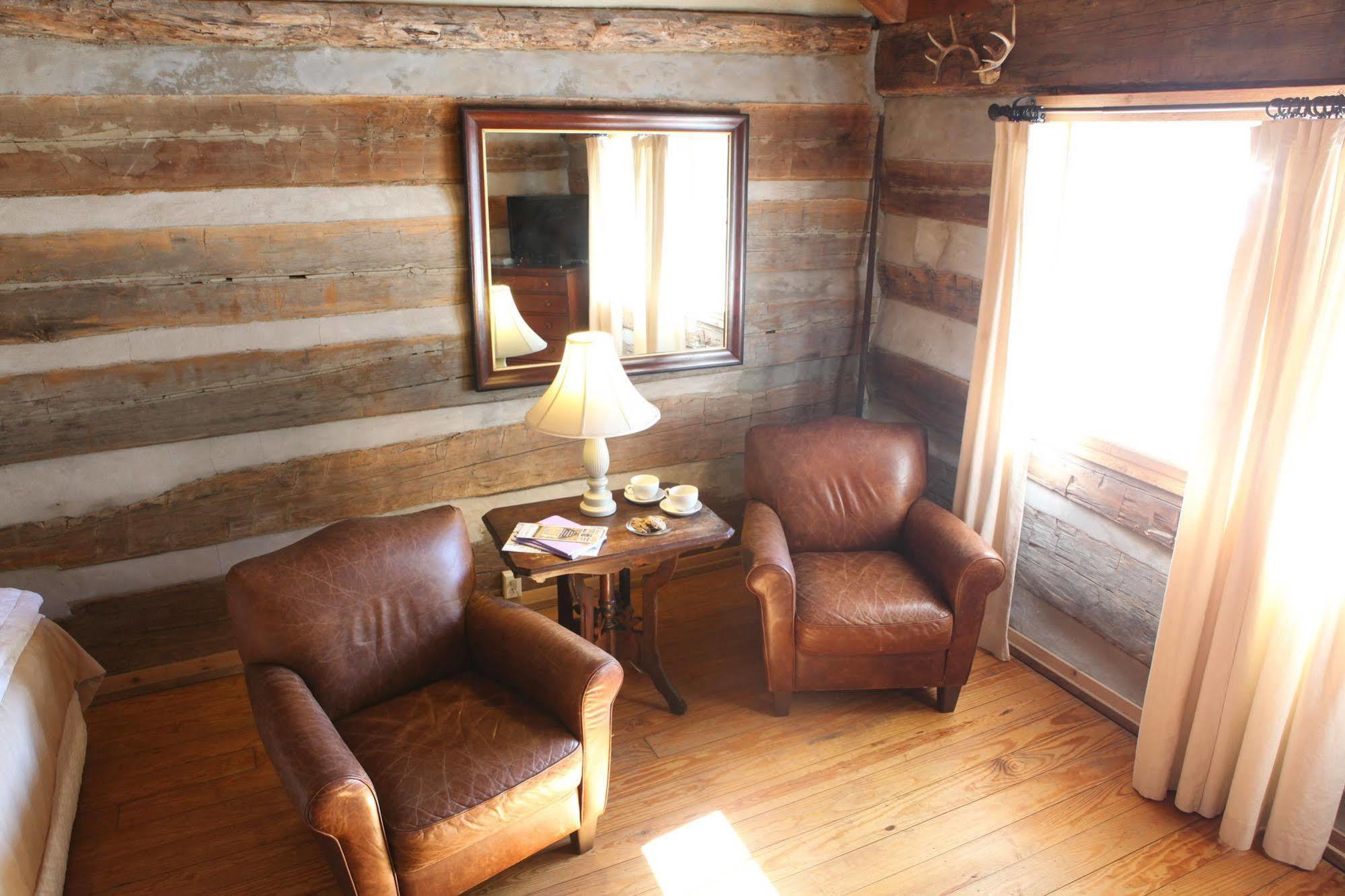 Hoffman Haus Bed & Breakfast Фредериксбург Екстериор снимка