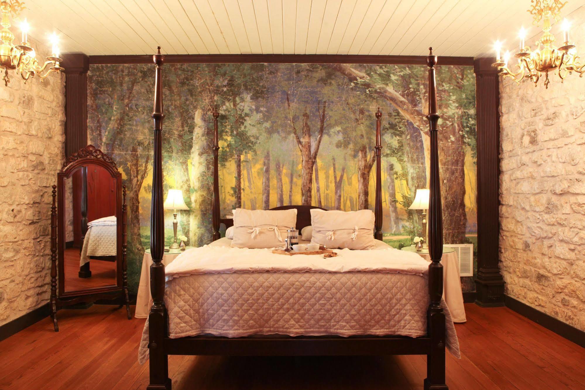 Hoffman Haus Bed & Breakfast Фредериксбург Екстериор снимка