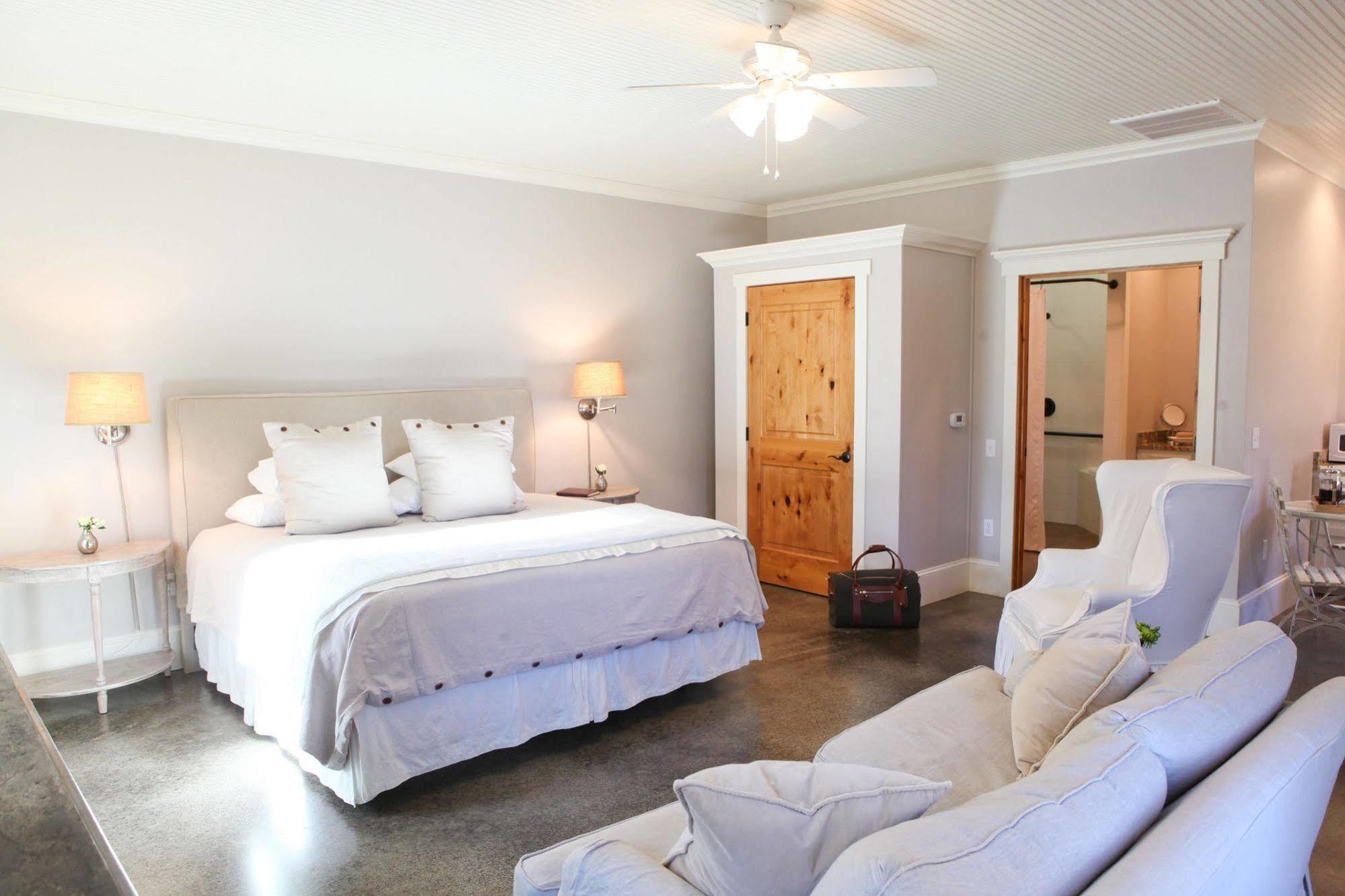 Hoffman Haus Bed & Breakfast Фредериксбург Екстериор снимка