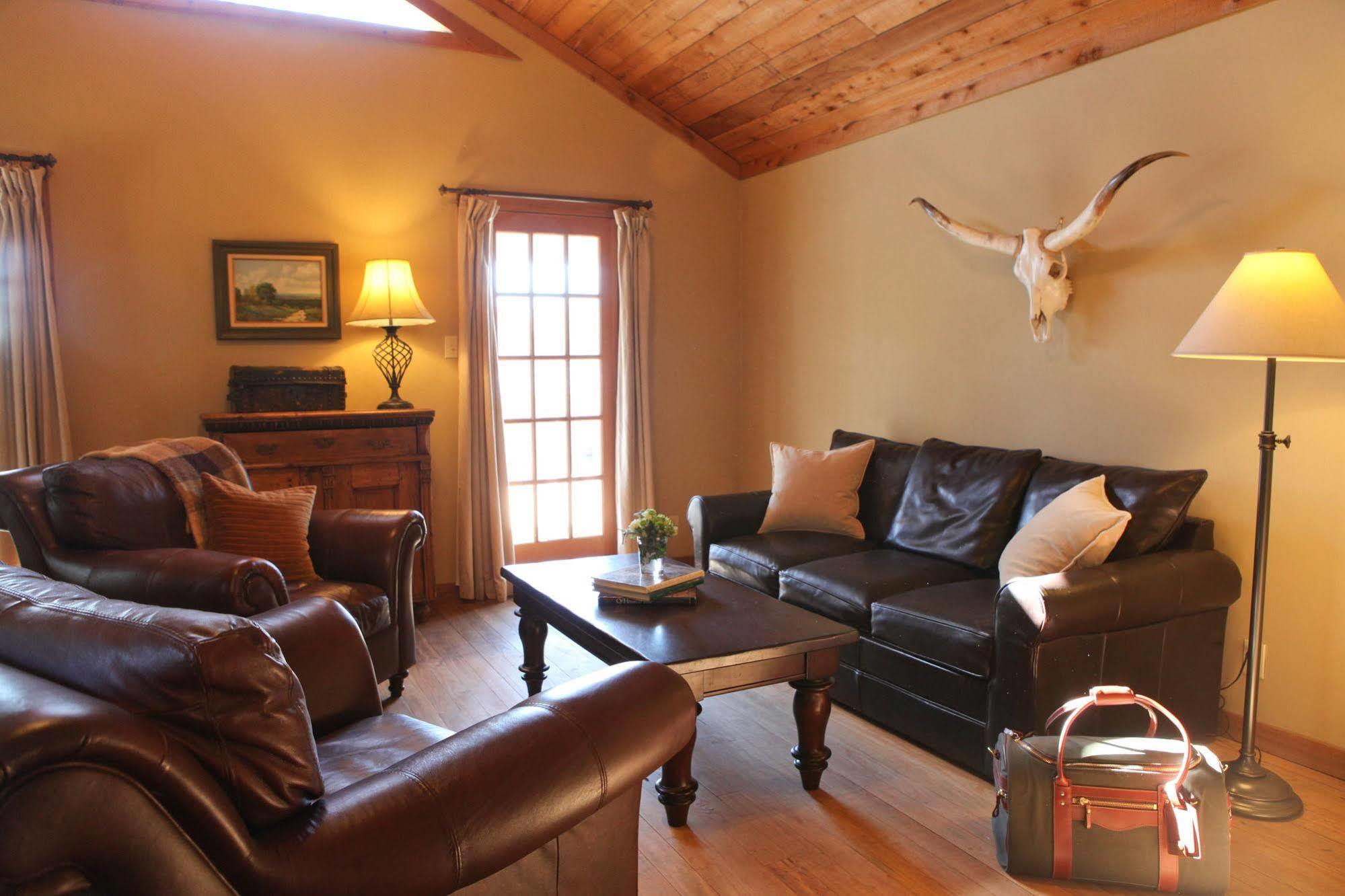 Hoffman Haus Bed & Breakfast Фредериксбург Екстериор снимка
