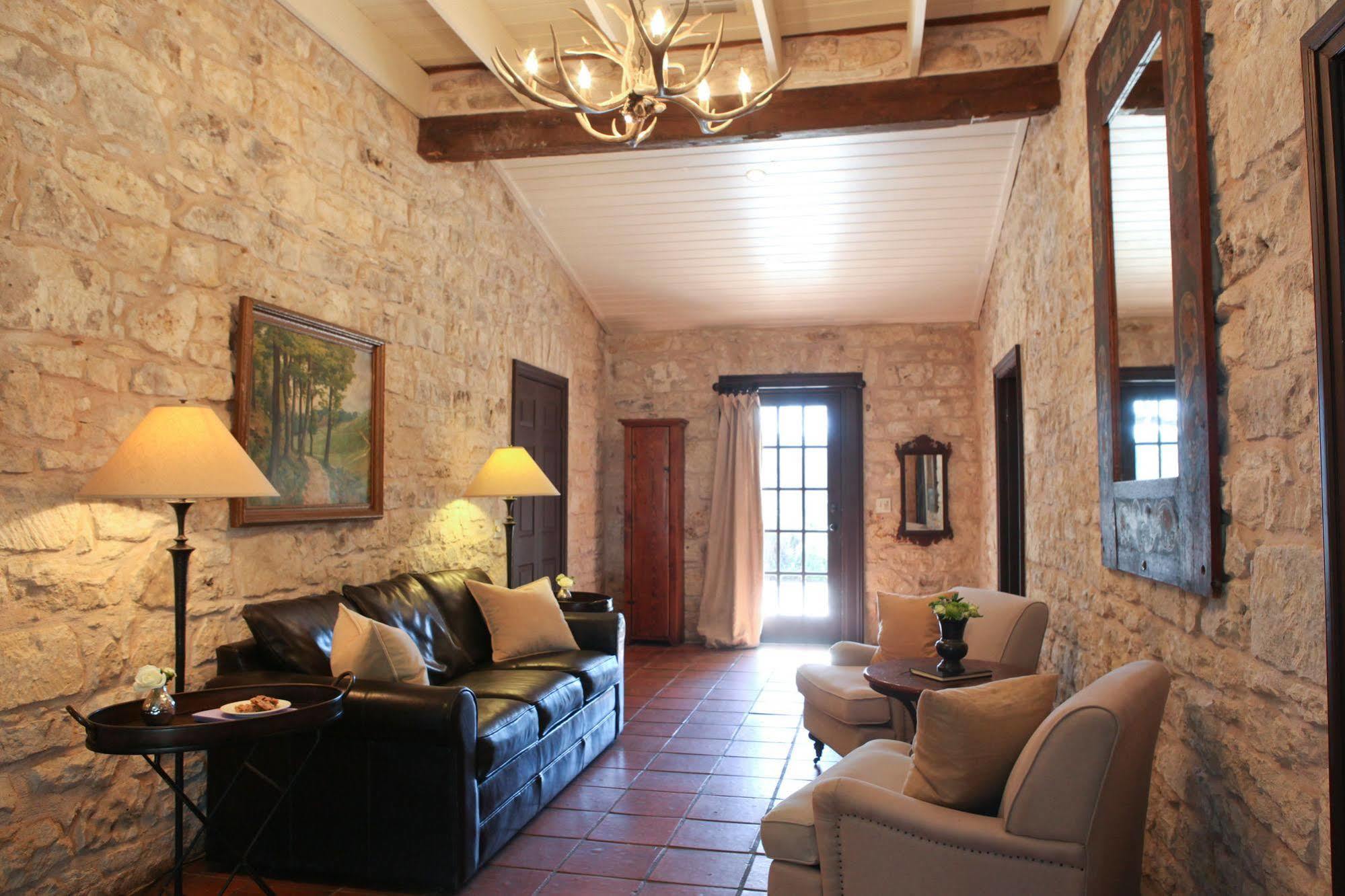 Hoffman Haus Bed & Breakfast Фредериксбург Екстериор снимка