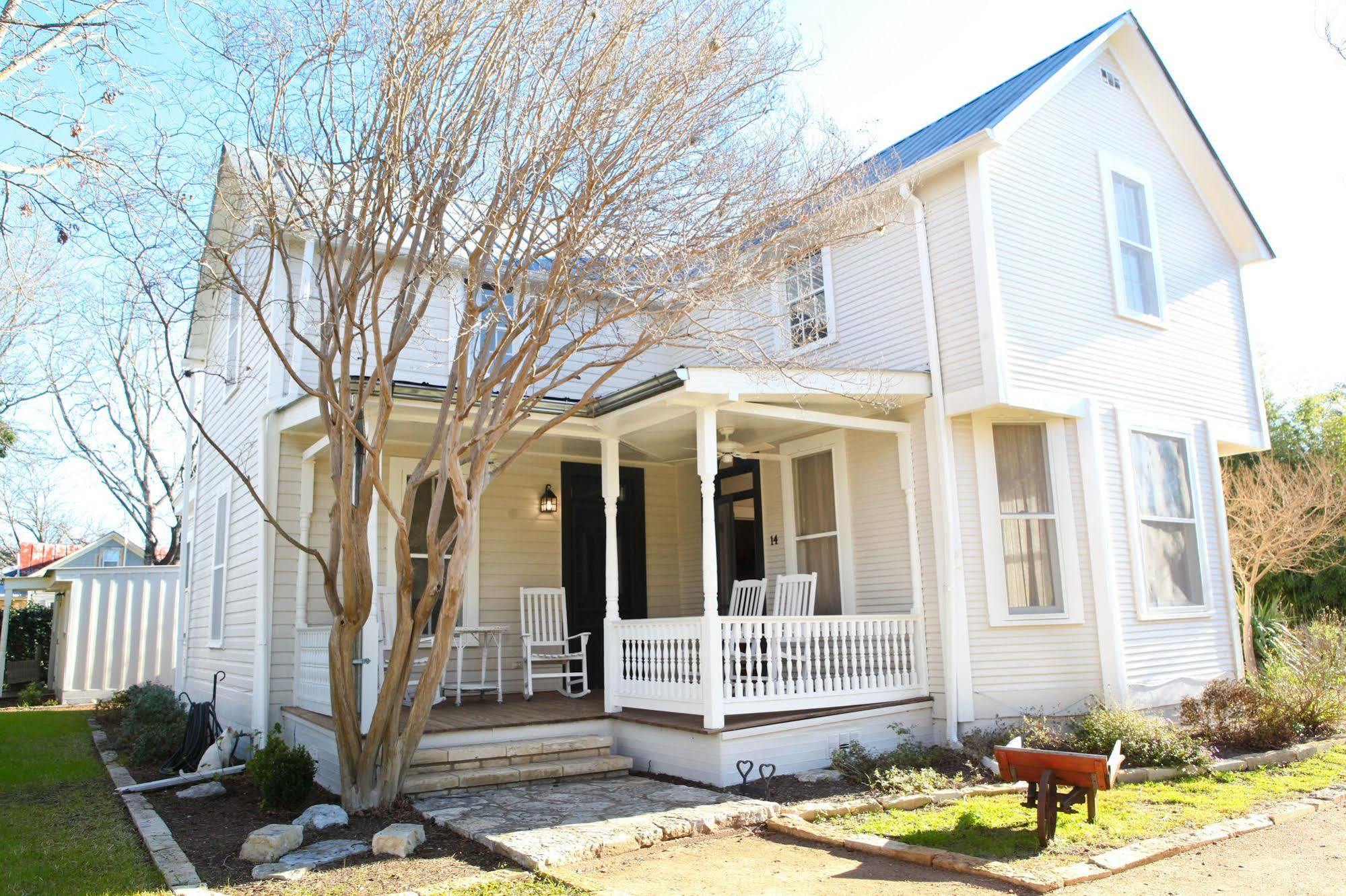 Hoffman Haus Bed & Breakfast Фредериксбург Екстериор снимка